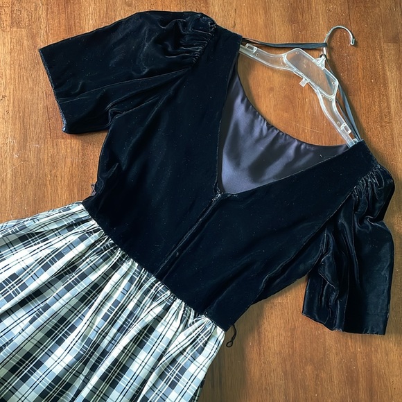 Vintage 80’s Lanz Originals Velvet and Plaid Taffeta Dress - Size 8 - Picture 4 of 6